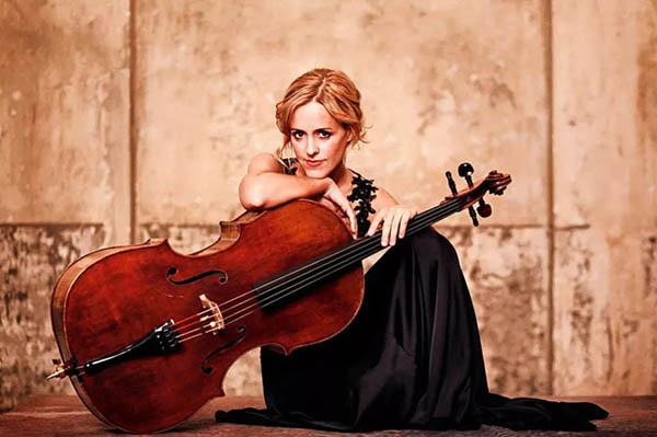 学低音提琴，在家练习的话就用大提琴可以吗？