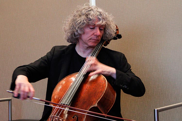 Steven Isserlis 和他的斯特拉迪瓦里大提琴