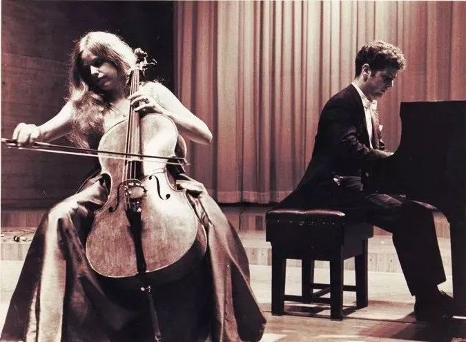 杰奎琳·杜普雷和她的大提琴