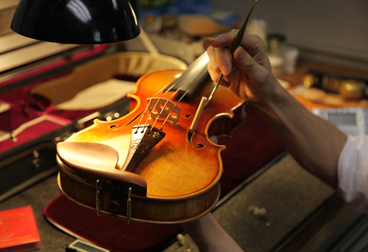 调整小提琴的重要性，什么时候需要调整？